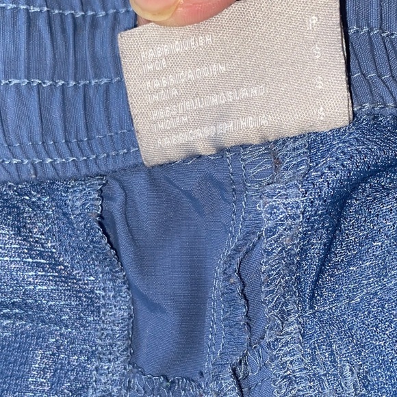 Women's Relaxed Fit Blue Cargo Shorts - Picture 10 of 10